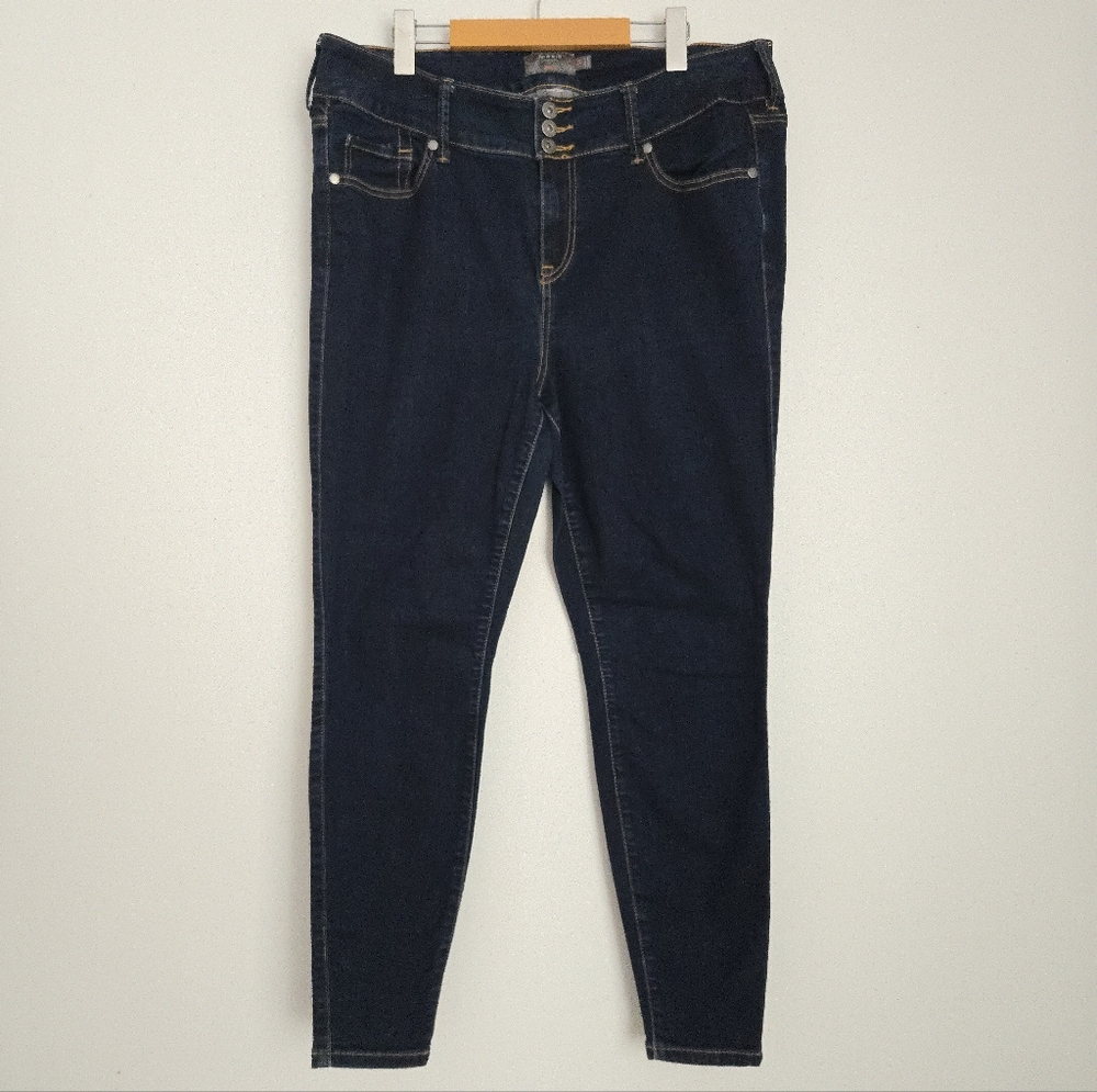 Torrid Dark Wash Jeggings Size 18R